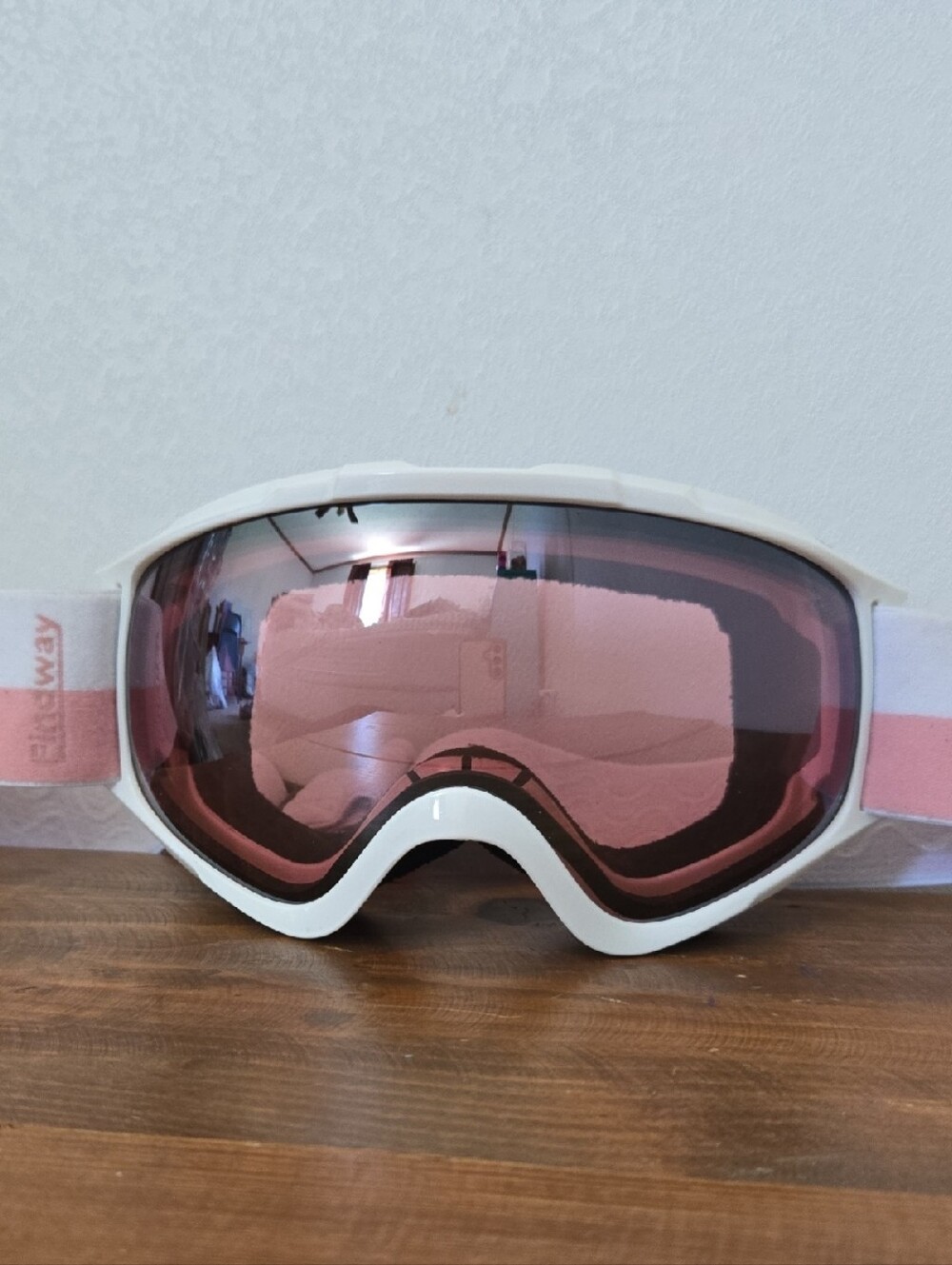 White Snow Goggles with Pink Mirrored Lens-Findway